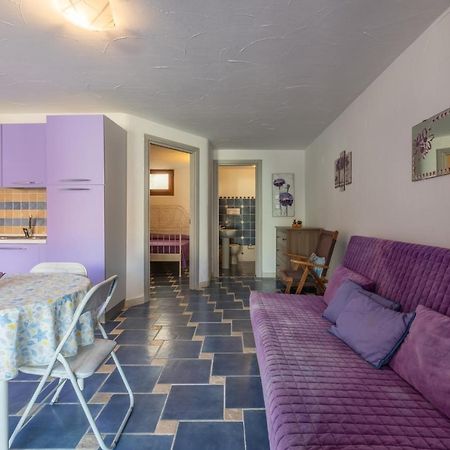 Oleandri Rossi Villa Tanaunella Buitenkant foto